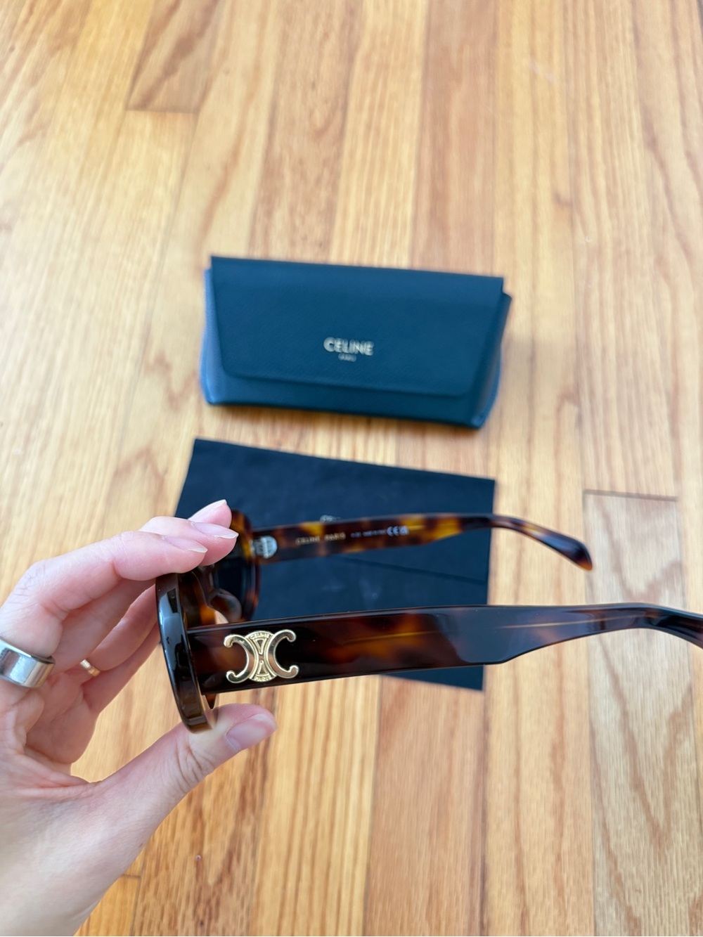 Celine Triomphe - Picture 3 of 3
